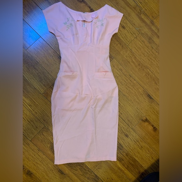 Tatyana pink pencil dress with gold embroidery and button accent - Picture 3 of 7